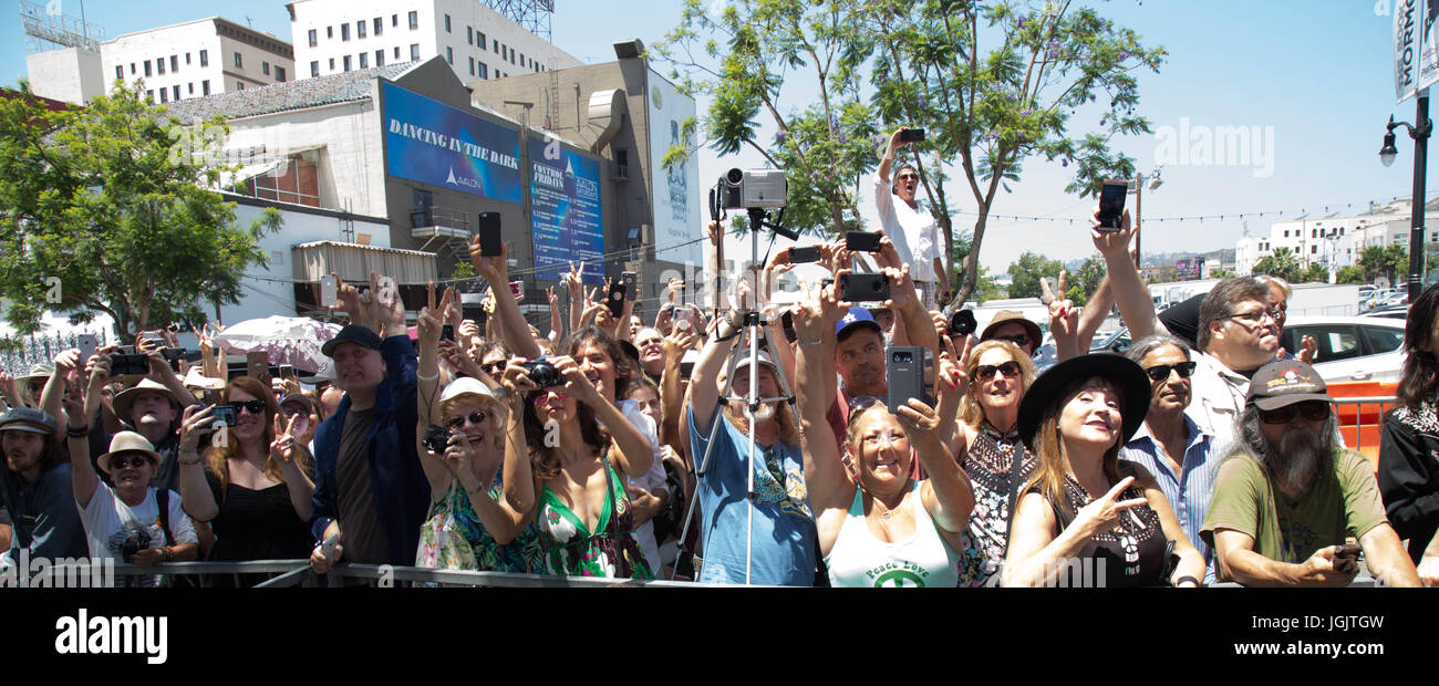 Hollywood, Kalifornien, USA. Juli 2017. Fans besuchen Ringo Starr's 'Peace & Love' 77. Geburtstag Capitol Records Juli 7,2017 Hollywood, Kalifornien. Stockfoto