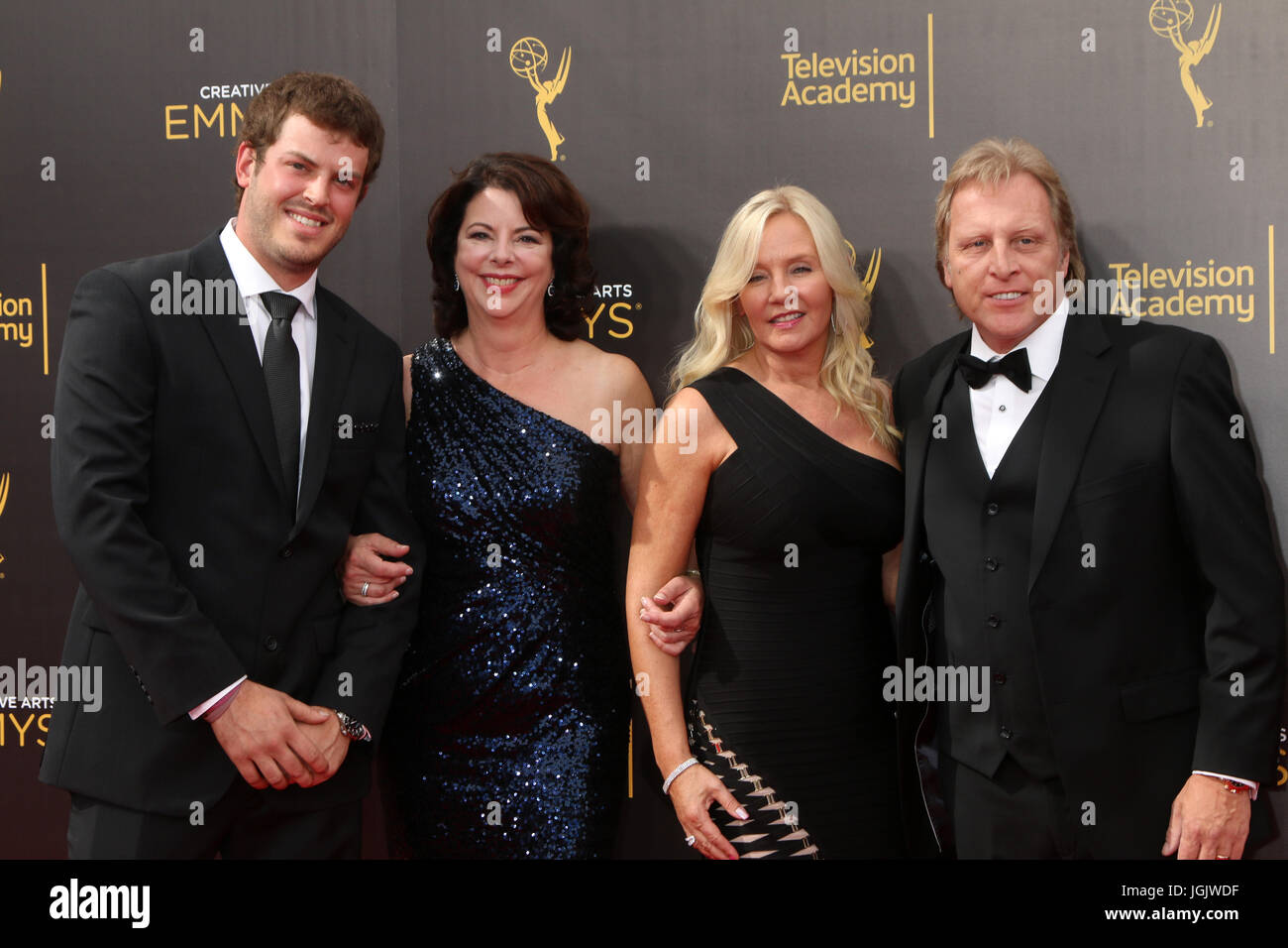 Los Angeles, CA, USA. 11. September 2016. LOS ANGELES - SEP 11: Sean Dwyer, Gast, June Hansen, Sig Hansen bei den 2016 Primetime Creative Emmy - Tag 2 - Ankunft am Microsoft-Theater am 11. September 2016 in Los Angeles, CA-Credit Awards: Kay Blake/ZUMA Draht/Alamy Live-Nachrichten Stockfoto