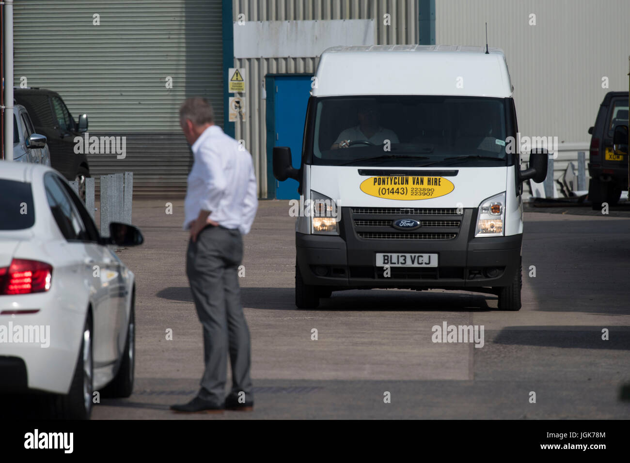 Pontycun Van Hire an der Ostseite kambrischen Gewerbegebiet am 19. Juni 2017 in Pontycun, Wales. Ein van, der scheinbar von Pontycun Van Hire vermietet gepflügt in Fußgänger in der Nähe von Finsbury Park-Moschee am Severn Sisters Road, North London rund 12,20 heute Morgen. Polizei haben berichtet, dass 10 Personen verletzt wurden und getötet. Ein 48 Jahre alter Mann wurde verhaftet. Premierminister Theresa May hat gesagt, dass die Polizei behandeln es als einen potenziellen terroristischen Anschlags. Stockfoto