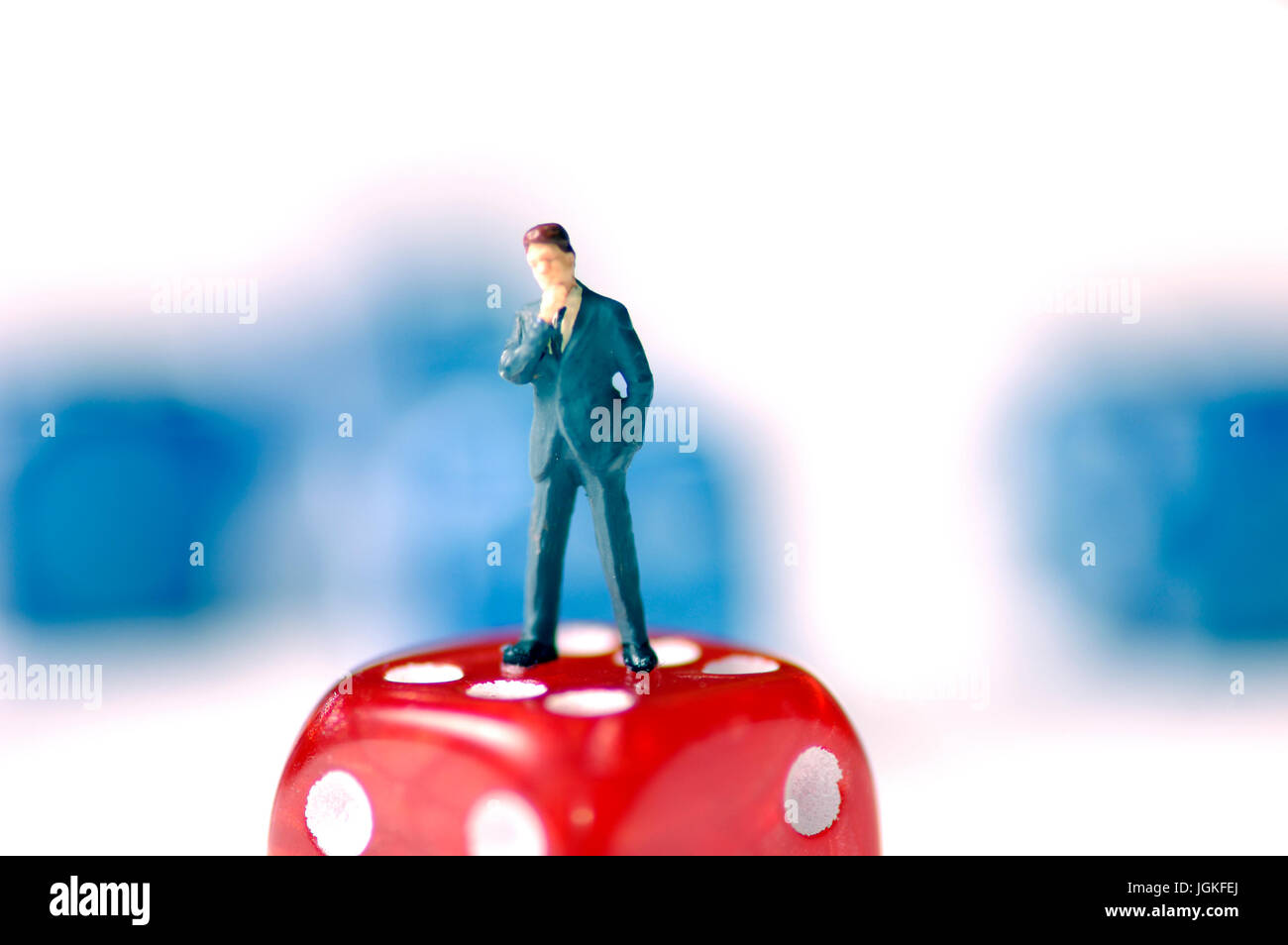 Miniatur-Figur von Kaufmann, Führung und Erfolg Konzept Stockfoto