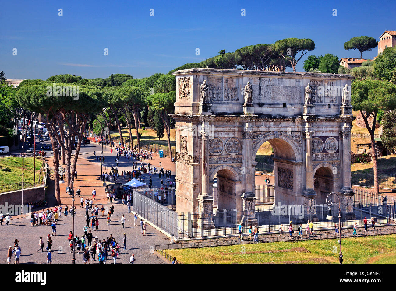 Der Triumphbogen des Konstantin als vom Kolosseum (Flavischen Amphitheater), Rom, Italien Stockfoto