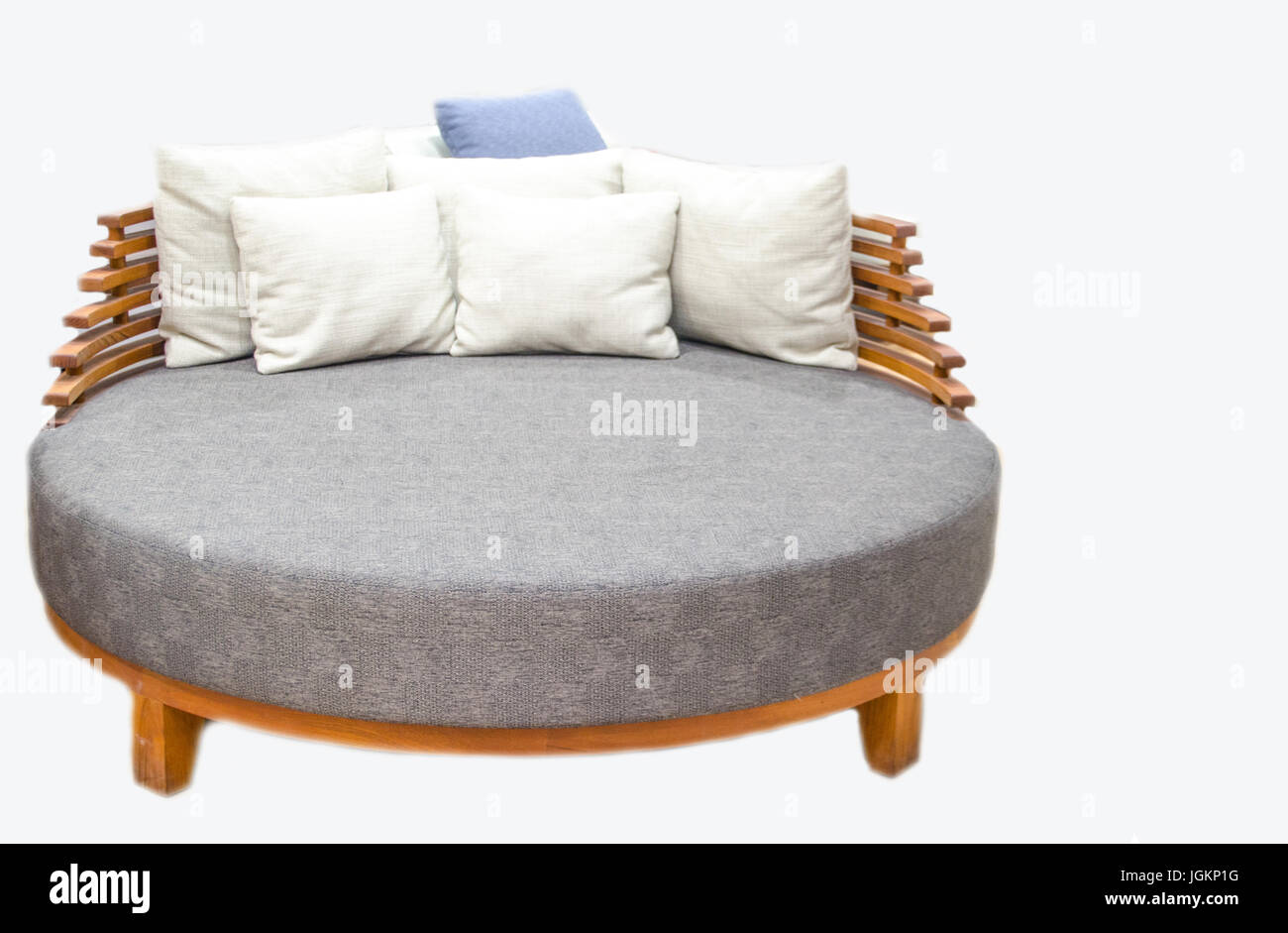 Sofa-Bett für Entspannung auf weißem Hintergrund Stockfoto