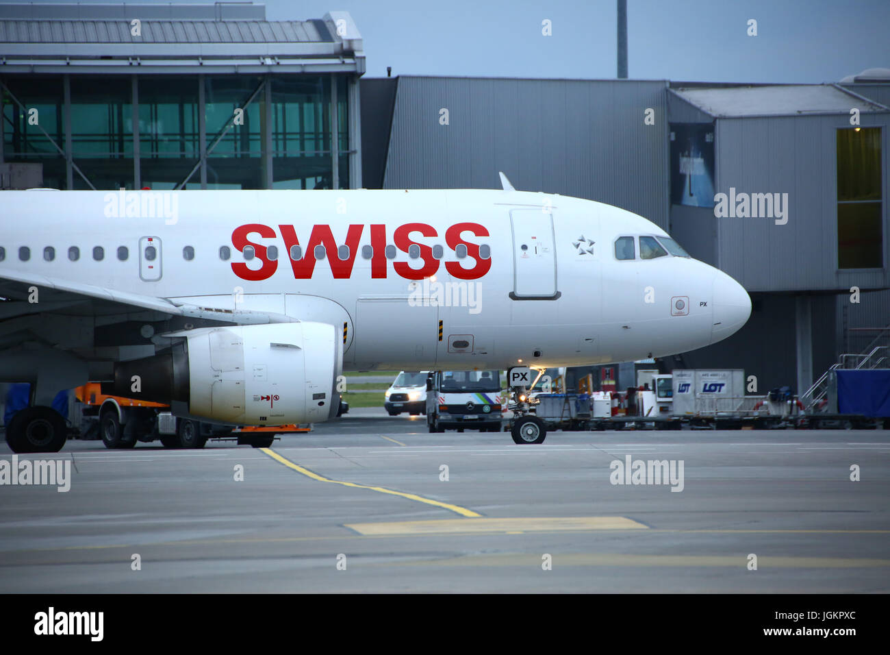 Polen: Swiss Airlines Flugzeuge am Boden an Chopin-Flughafen Warschau Stockfoto