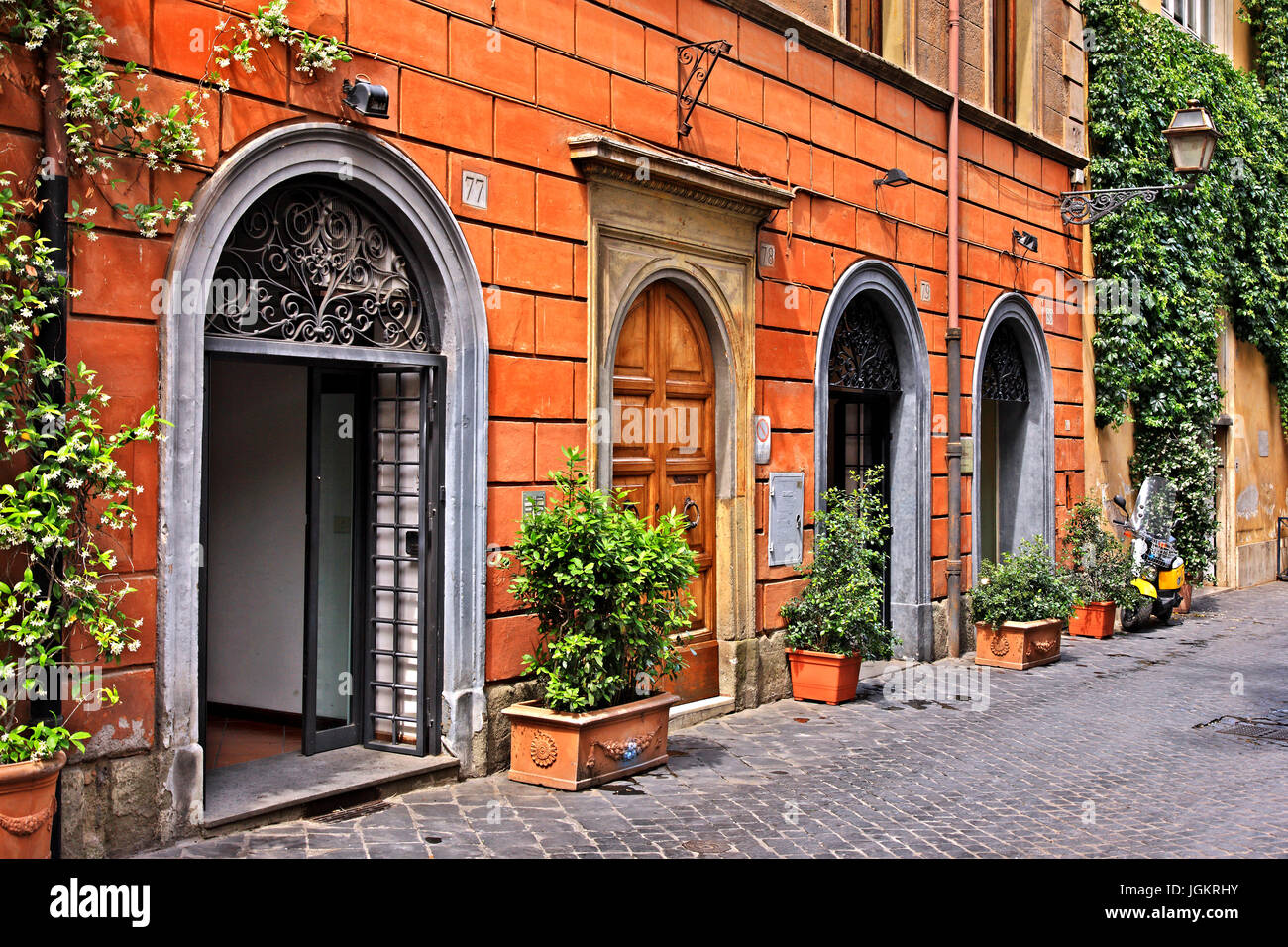 Via Margutta (bekannt von vielen als der "Künstler"-Straße), zwischen Piazza di Spagna und Piazza del Popolo, Rom, Italien. Stockfoto