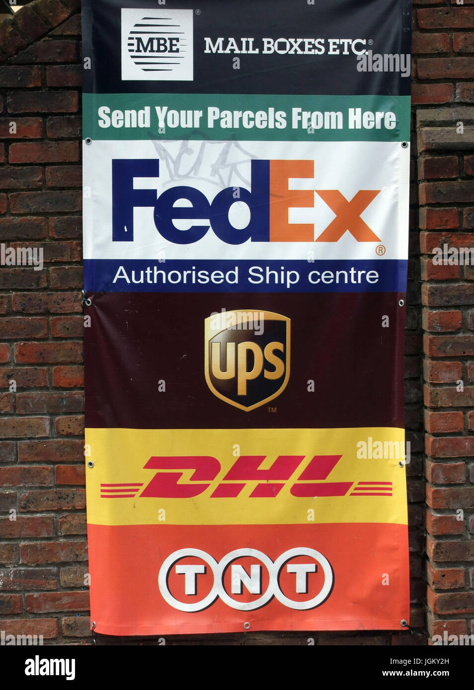 Kurier-Unternehmen Logos Zentrum außerhalb Mail Boxes Etc Versand in London Stockfoto