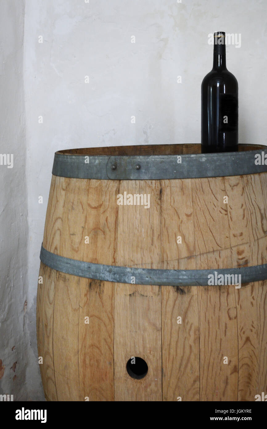 Gärung weinkeller -Fotos und -Bildmaterial in hoher Auflösung – Alamy