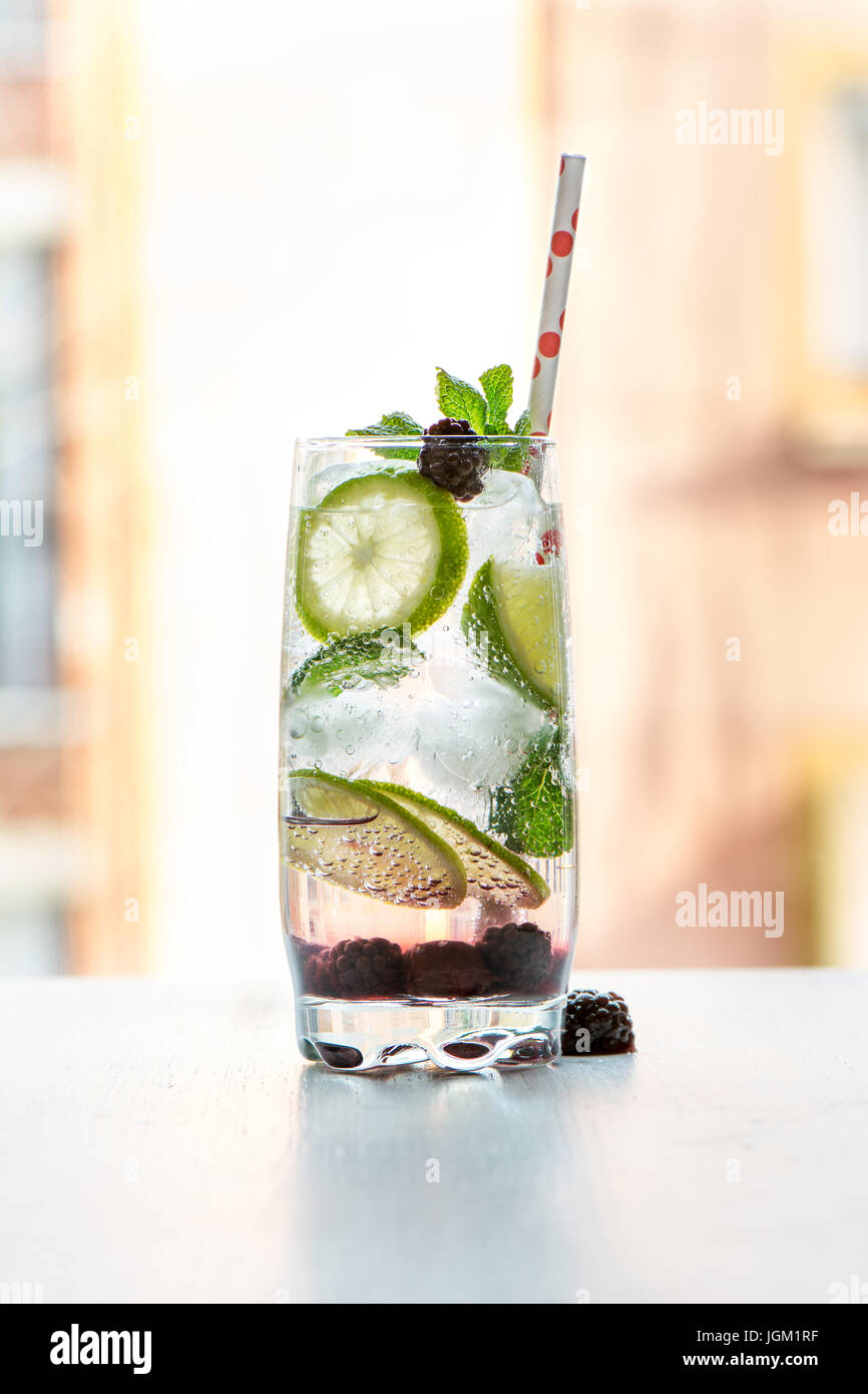 Gin tonic glas Stockfotos und -bilder Kaufen - Seite 10 - Alamy