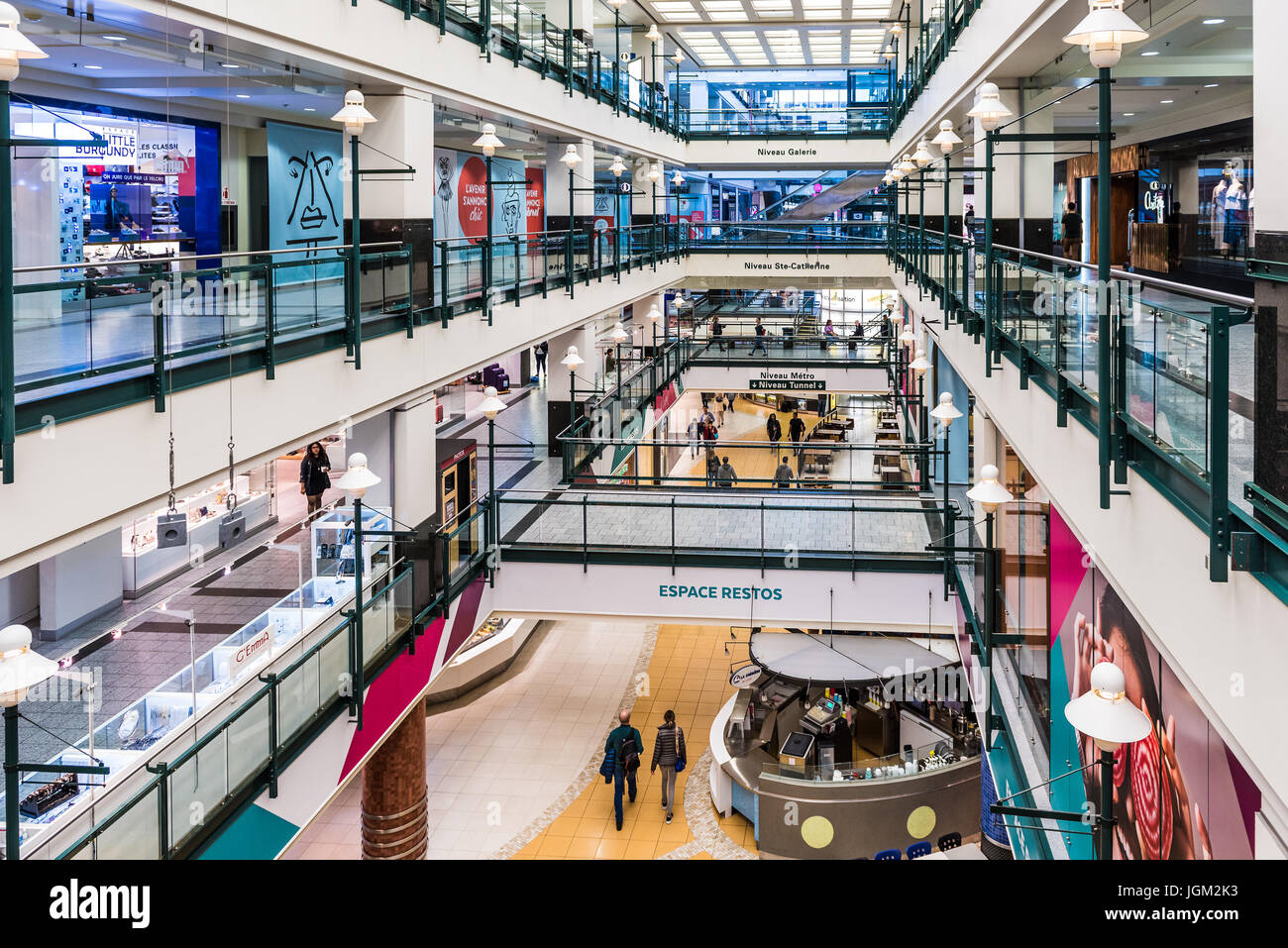 Montreal, Kanada - 26. Mai 2017: Unterirdische Stadt Einkaufszentrum in der Innenstadt bei Niveau-Metro in Region Quebec Stockfoto