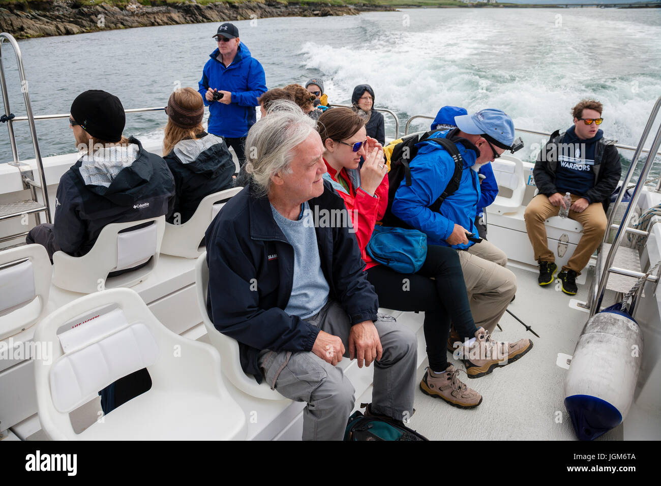 Passagiere auf Skellig Felsen tour Boot, County Kerry, Irland Stockfoto