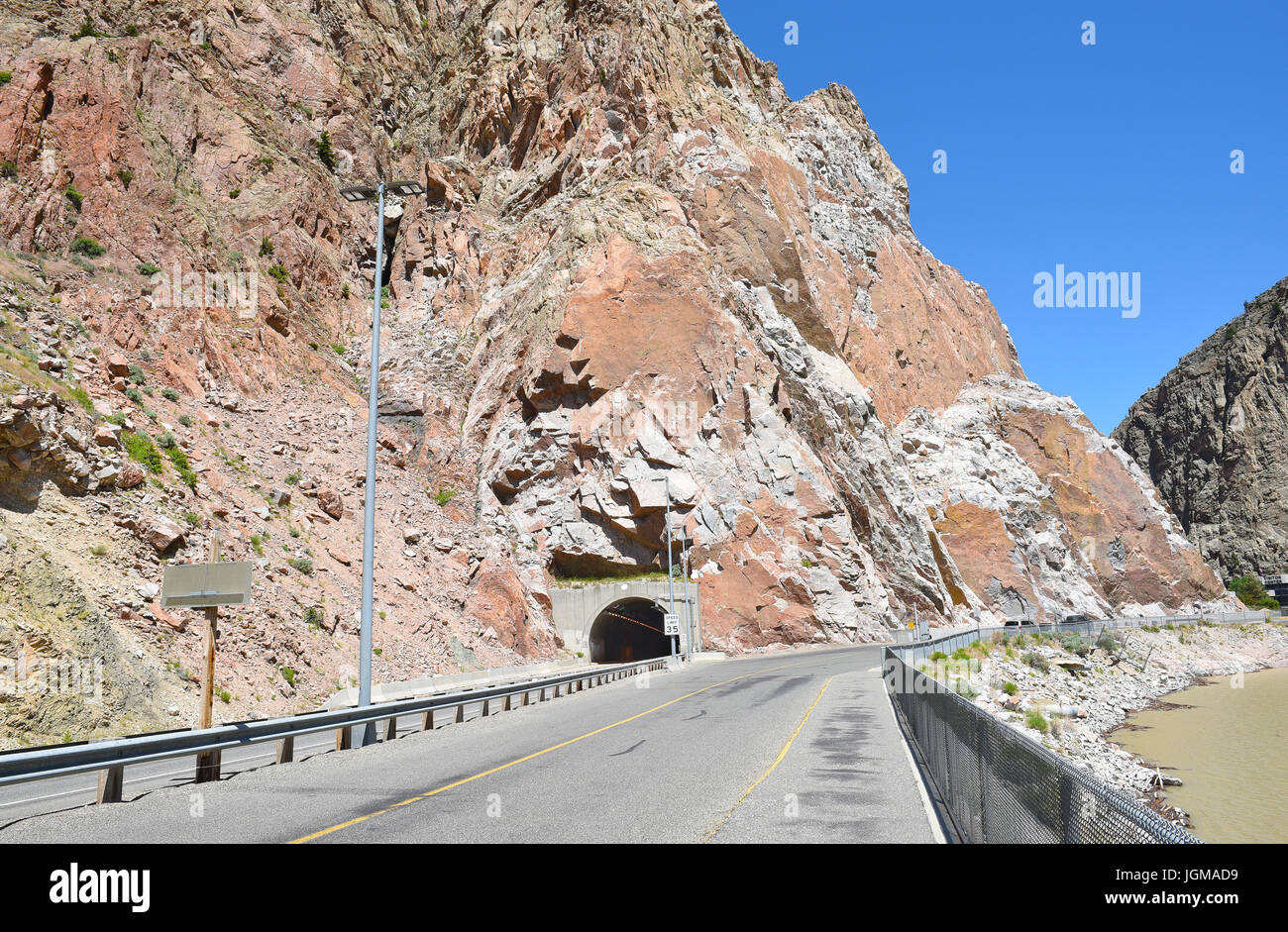 CODY, Wyoming - Juni 24, 2017: Shoshone Canyon Tunnel der Tunnel in der Nähe des Buffalo Bill Dam, die längste in Wyoming, ist auf den Yellowstone Hohe Stockfoto