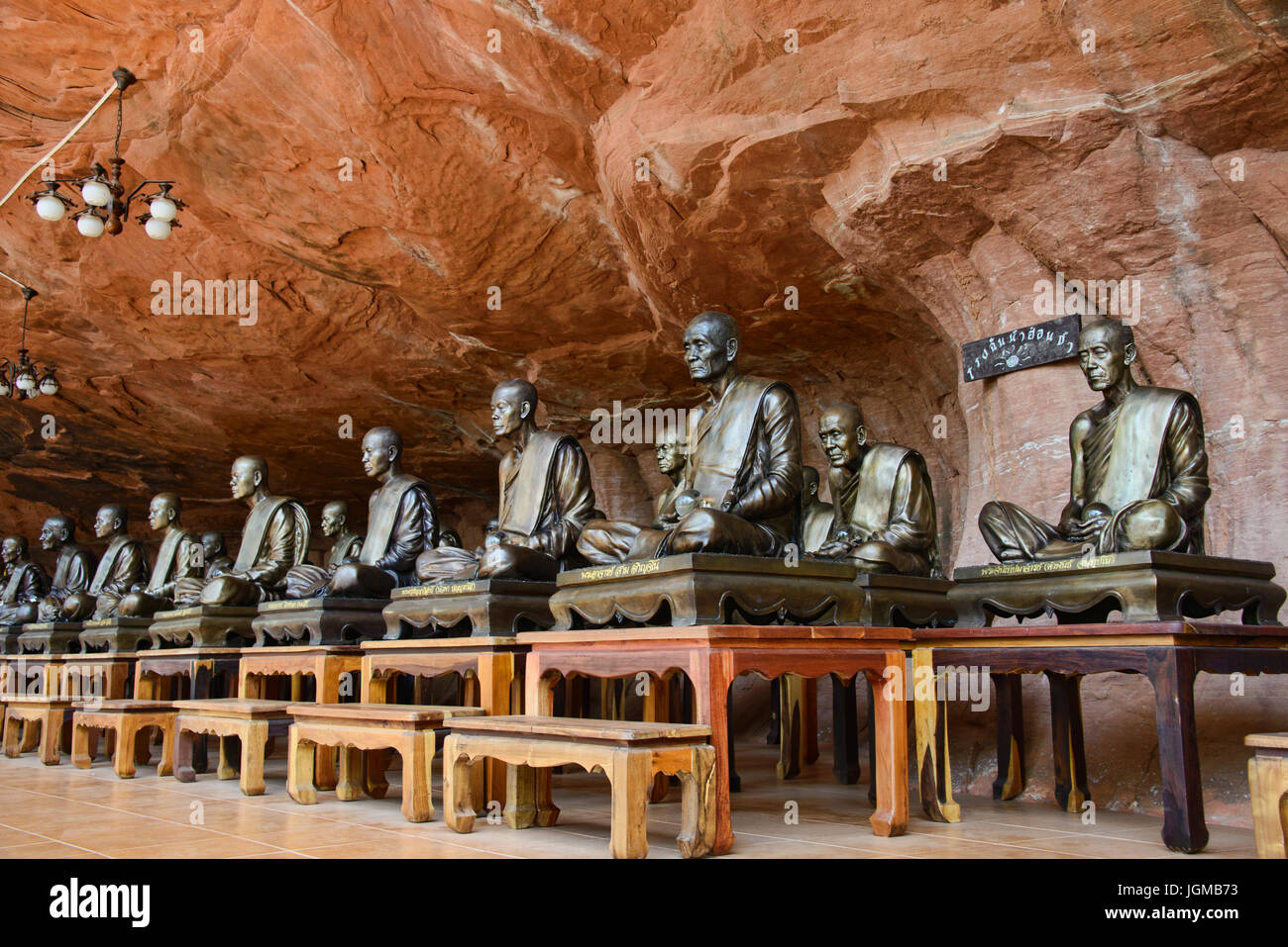 Mönchs Statuen im Wat Phu Tok, den Mountain-Top-Tempel in Beung Kan Provinz, Thailand Stockfoto