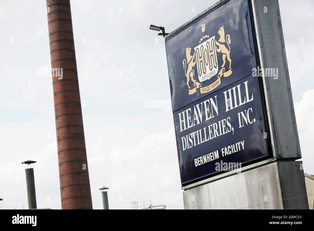 Ein Logo Zeichen außerhalb einer Einrichtung von Heaven Hill Brennereien, Inc., in Louisville, Kentucky auf 1. Juli 2017 besetzt. Stockfoto