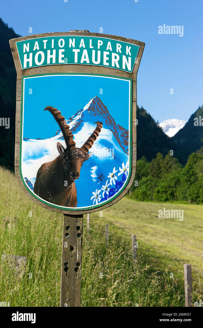 Melden Sie sich am Eingang des Nationalparks Hohe Gerber, Salzburg, O? SS? Sterreich - Schild am Eingang des Nationalparks Hohe Gerber, Österreich, kulinarische Stockfoto