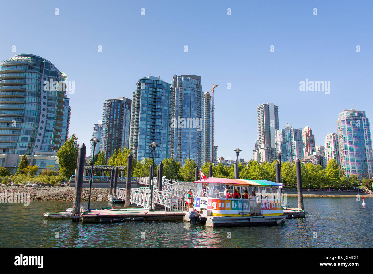 Aquabus, Touristenboot im False Creek, Vancouver, Kanada Stockfoto