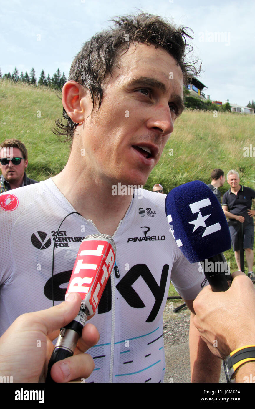 Team Sky Geraint Thomas spricht zu den Medien nach acht Etappe der Tour de France in Station des Rousses. PRESSEVERBAND Foto. Bild Datum: Samstag, 8. Juli 2017. Bildnachweis sollte lauten: Ian Parker/PA Wire Stockfoto