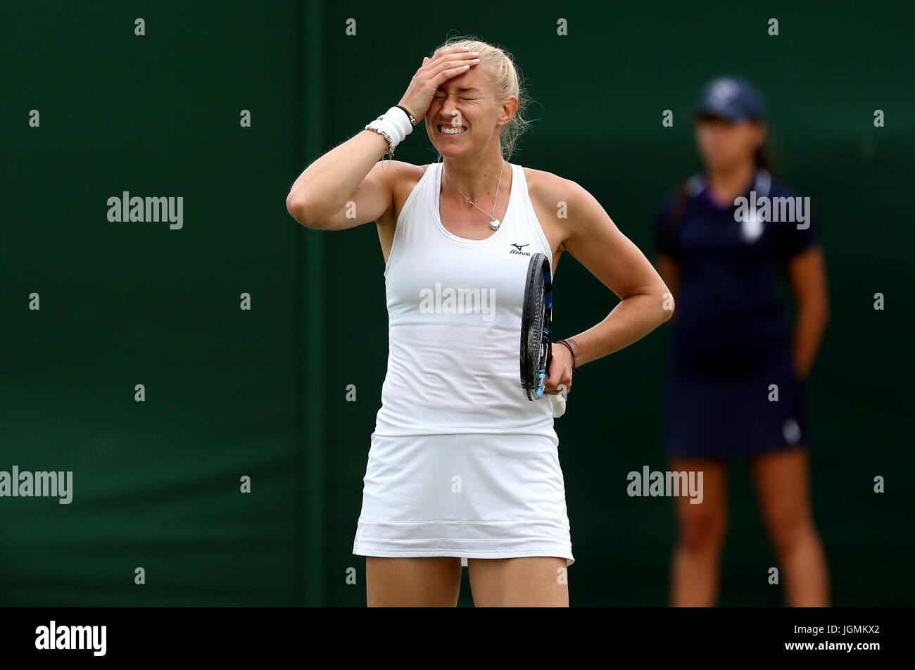 Jocelyn Rae während ihres Doppelkampfes mit Ken Skupski am sechsten Tag der Wimbledon Championships im All England Lawn Tennis und Croquet Club in Wimbledon. Stockfoto