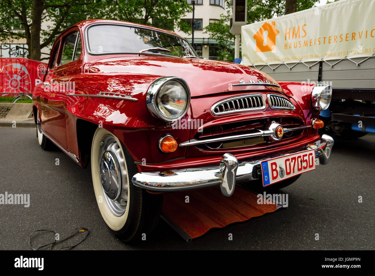BERLIN - 17. Juni 2017: Kleines Familie Auto Skoda S440, 1958. Classic Days Berlin 2017. Stockfoto