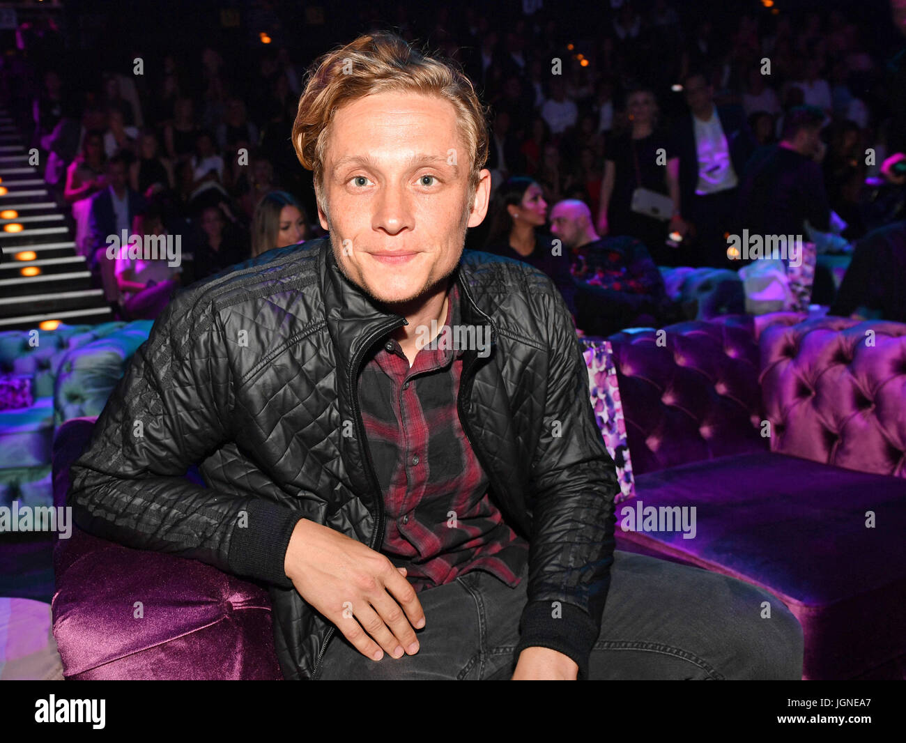 Matthias Schweighöfer auf des Labels Guido Maria Kretschmer Frühjahr/Sommer 2018 Fashion Show bei der Berlin Fashion Week in Berlin, Deutschland, 5. Juli 2017. Foto: Jens Kalaene/Dpa-Zentralbild/ZB Stockfoto