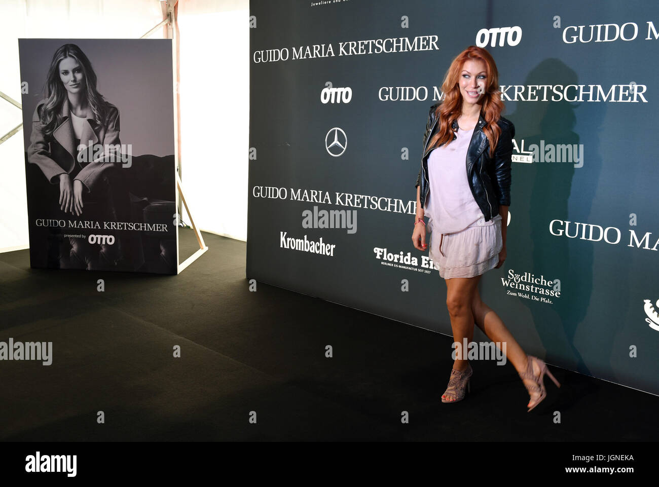 Berlin, Deutschland. 5. Juli 2017. Yasmina Filali auf des Labels Guido Maria Kretschmer Frühjahr/Sommer 2018 Fashion Show bei der Berlin Fashion Week in Berlin, Deutschland, 5. Juli 2017. Foto: Jens Kalaene/Dpa-Zentralbild/ZB/Dpa/Alamy Live News Stockfoto