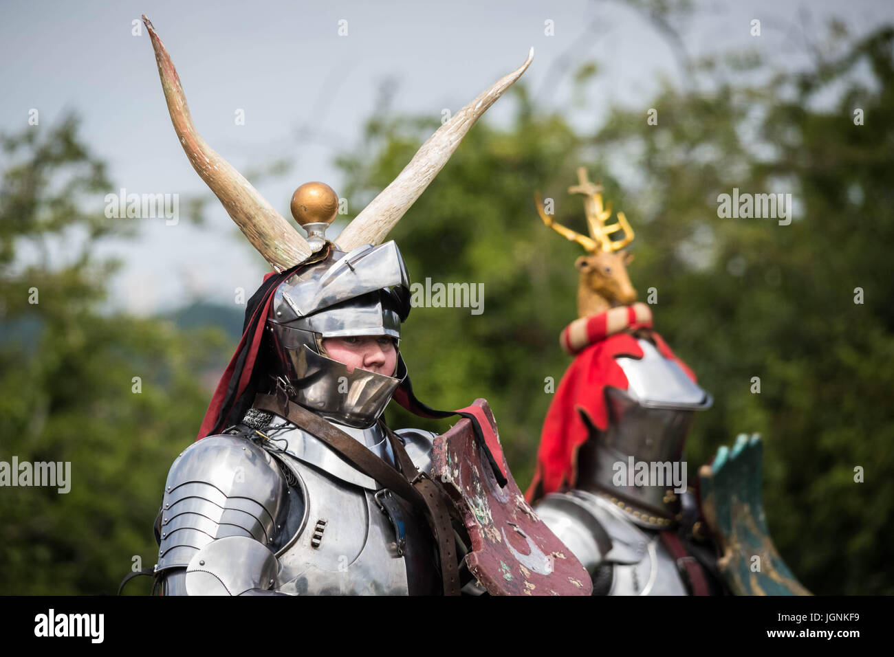 London, Eltham, UK. 8. Juli 2017.  Grand mittelalterlichen Esprits auf Eltham Palace © Corbishley/Alamy Guy Live-Nachrichten Stockfoto