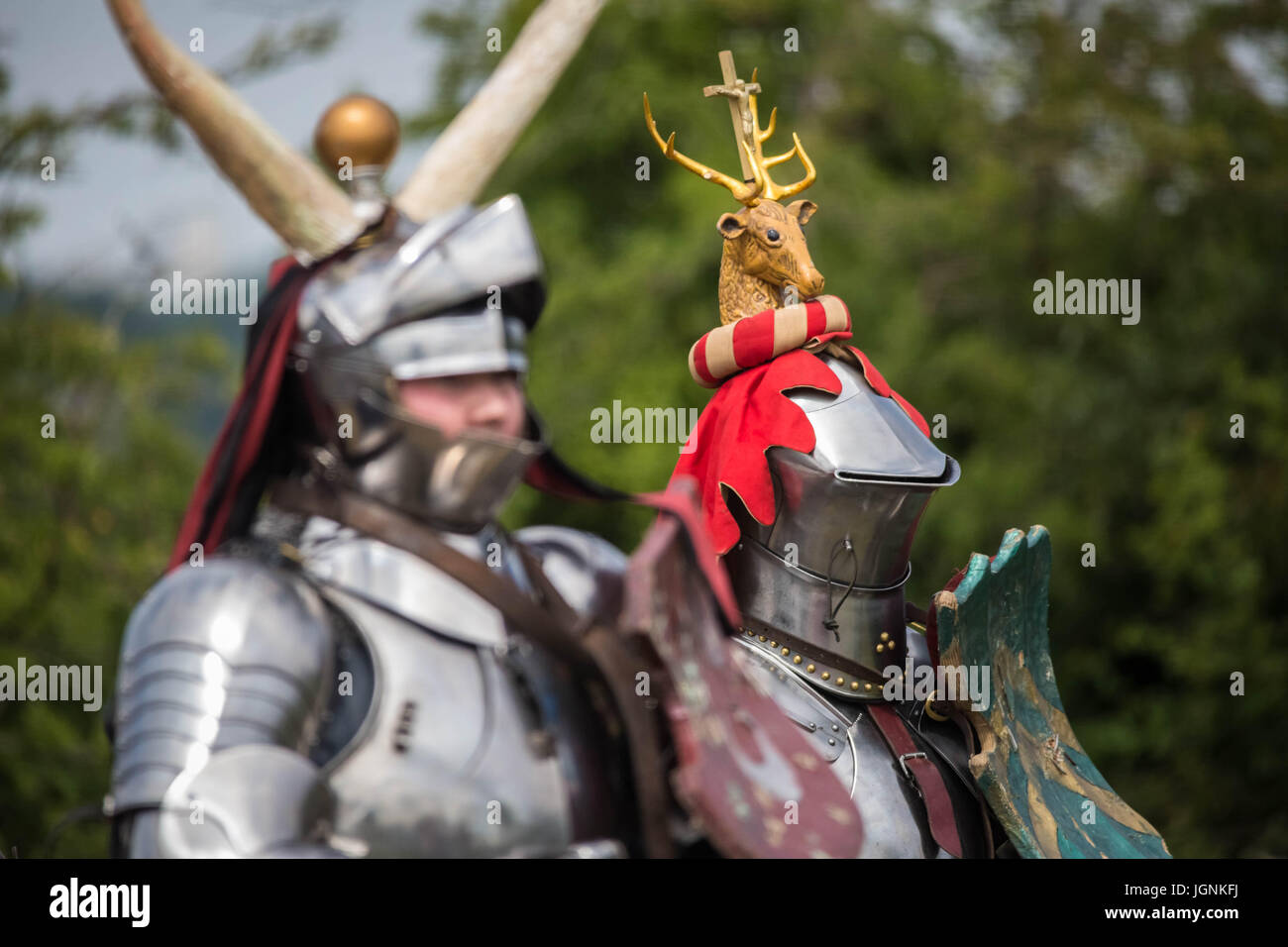 London, Eltham, UK. 8. Juli 2017.  Grand mittelalterlichen Esprits auf Eltham Palace © Corbishley/Alamy Guy Live-Nachrichten Stockfoto