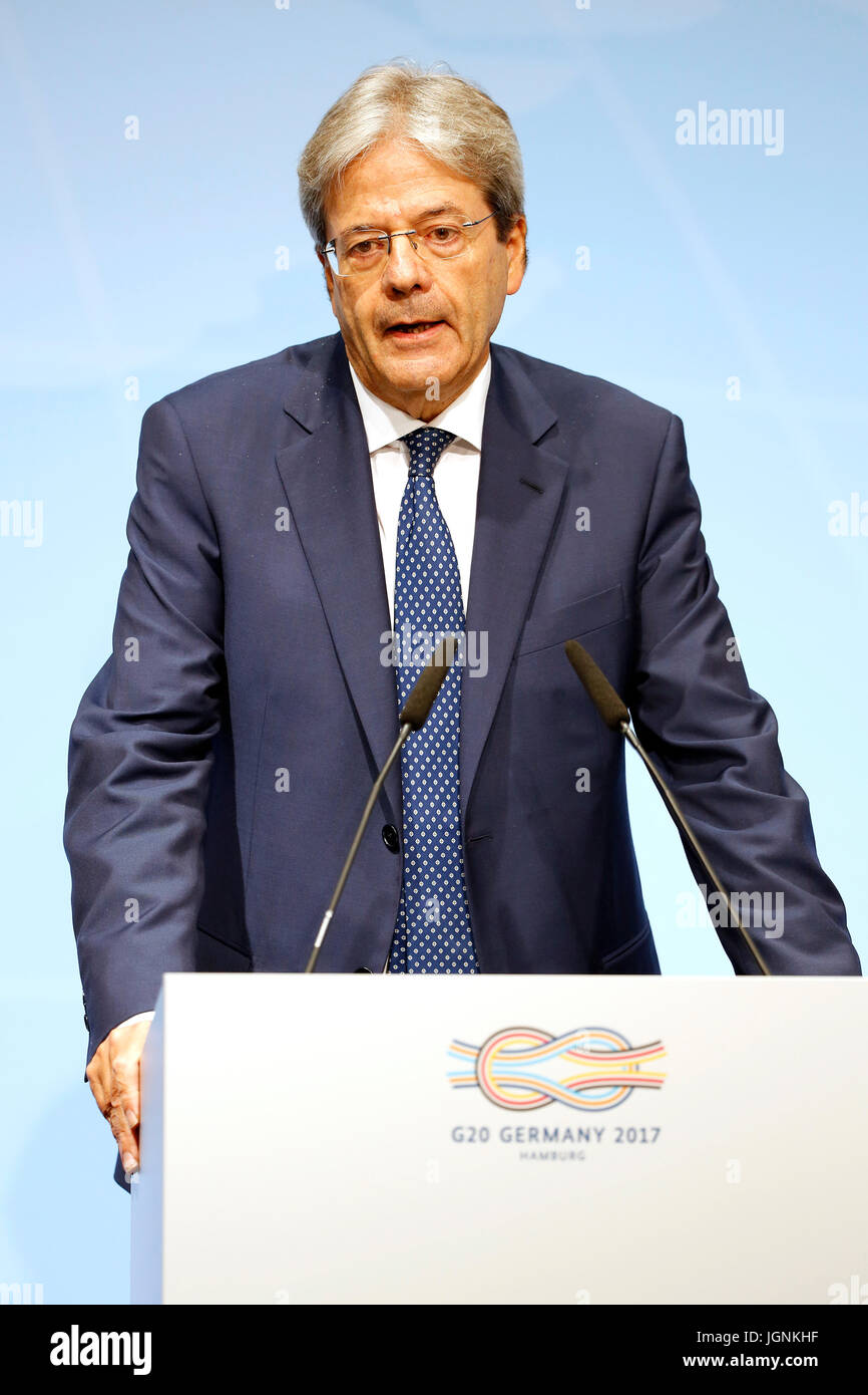 Hamburg, Deutschland. 8. Juli 2017. Paolo Gentiloni spricht die G20-Führer Erklärungen beim G20-Gipfel 2017 in Hamburg, Deutschland am 8. Juli 2017. Bildnachweis: MediaPunch Inc/Alamy Live-Nachrichten Stockfoto