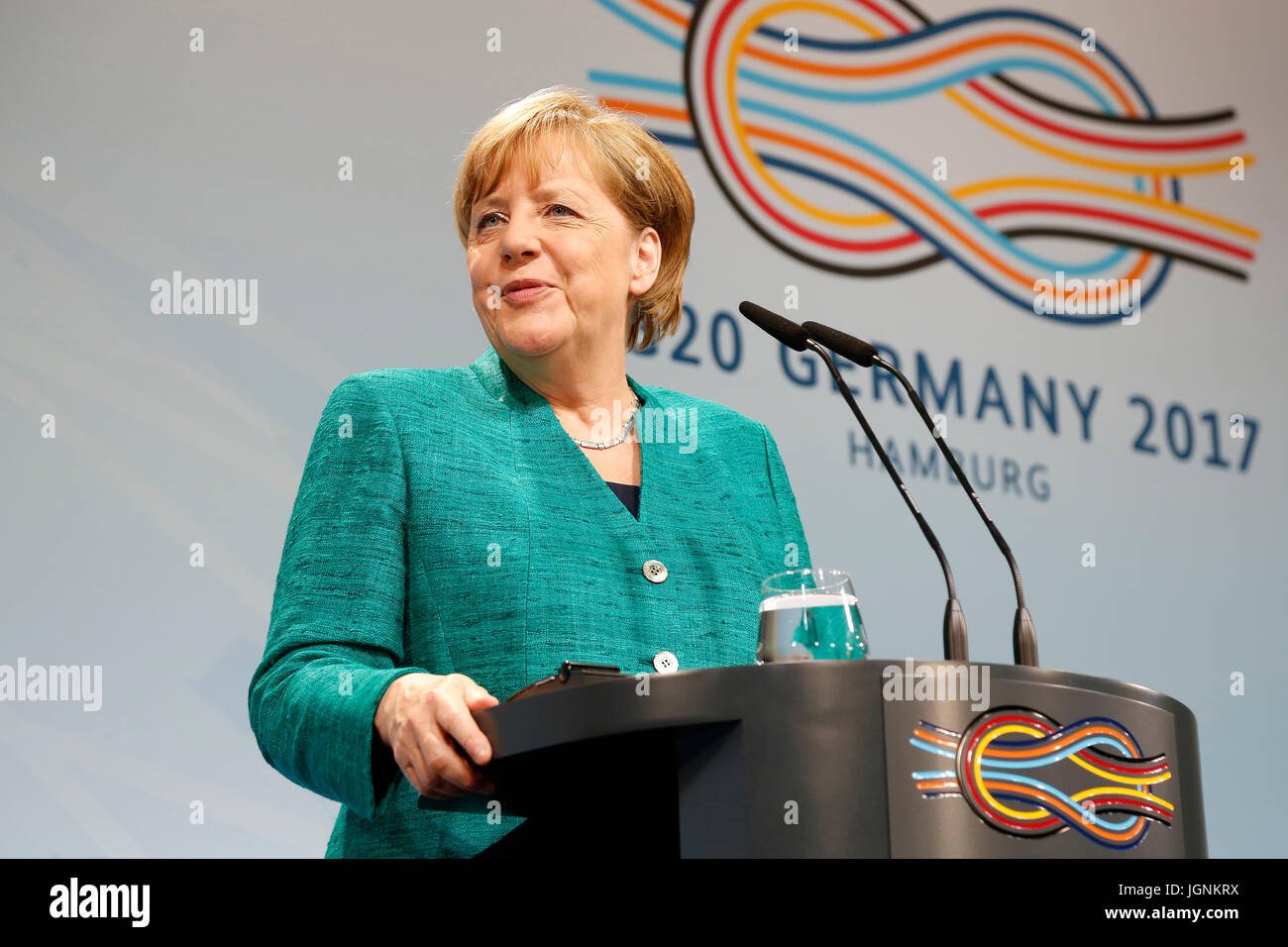 Hamburg, Deutschland. 8. Juli 2017. Angela Merkel spricht am 8. Juli 2017 an die G20-Führer Erklärungen auf G20-Gipfel 2017 in Hamburg, Deutschland. Bildnachweis: MediaPunch Inc/Alamy Live-Nachrichten Stockfoto