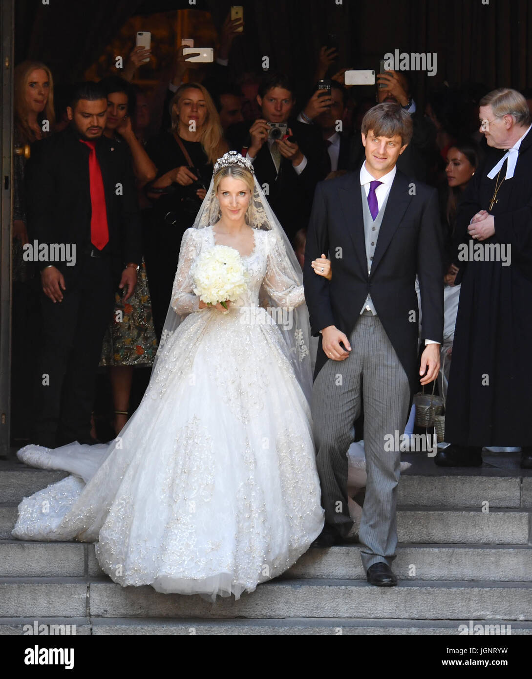 Hannover, Deutschland. 8. Juli 2017. Prinz Ernst August von Hannover jr. und Ekaterina von Hannover nach ihrer Hochzeit in der Kirche der Marktkirche in Hannover, 8. Juli 2017. Foto: Jens Kalaene/Dpa-Zentralbild/ZB/Dpa/Alamy Live News Stockfoto