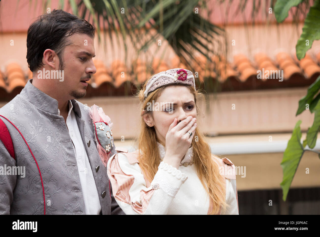 Schauspielern Shakespeare in der Straße kostenlos Straßenkunst-Festival auf Teneriffa. Stockfoto