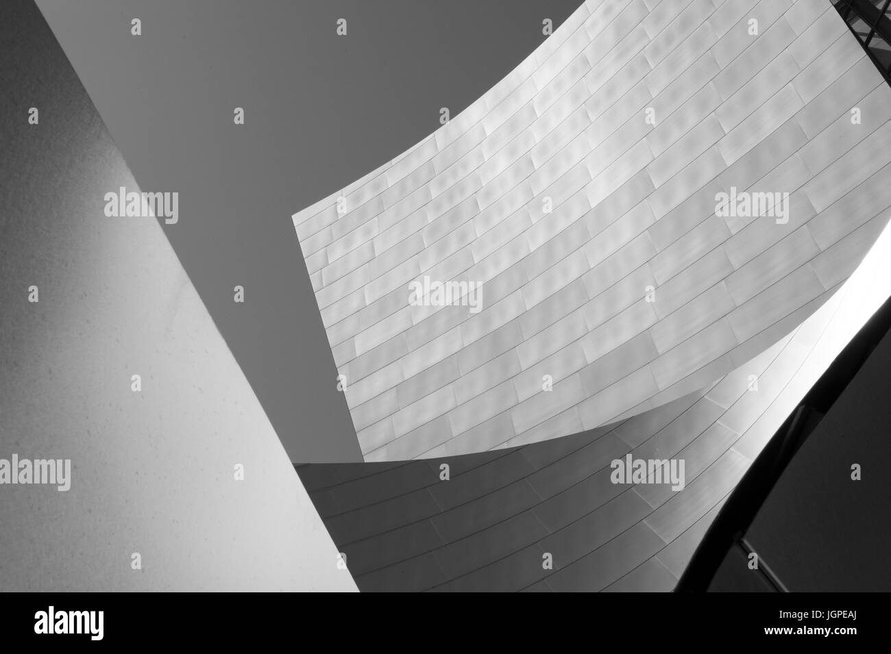 Frank Gehry entwarf Walt Disney Concert Hall in der Innenstadt von Los Angeles ist ein architektonisches Wunder. Stockfoto