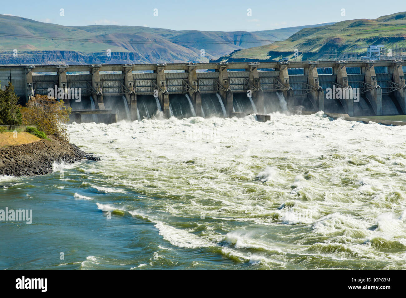 Die Dalles Verdammung auf dem Columbia River produziert Strom aus Wasserkraft.  Die Dalles, Oregon Stockfoto Die Dalles Verdammung auf dem Columbia River produziert Strom aus Wasserkraft.  Die Dalles, Oregon Stockfoto