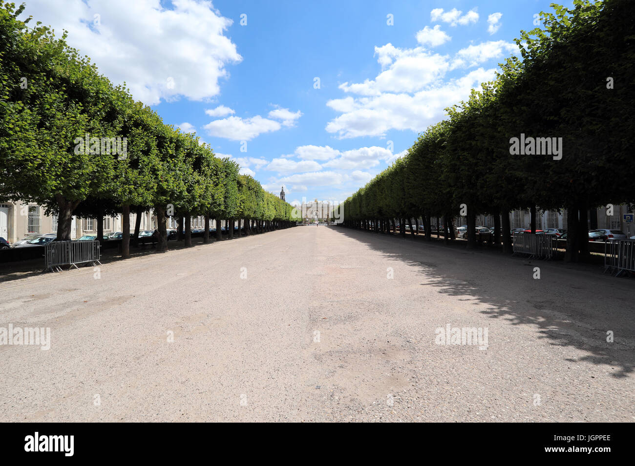 Place De La Carrière in Richtung Place Stanislas in Nancy, Frankreich. Die Website ist auf der UNESCO-Liste des Weltkulturerbes eingetragen. Stockfoto