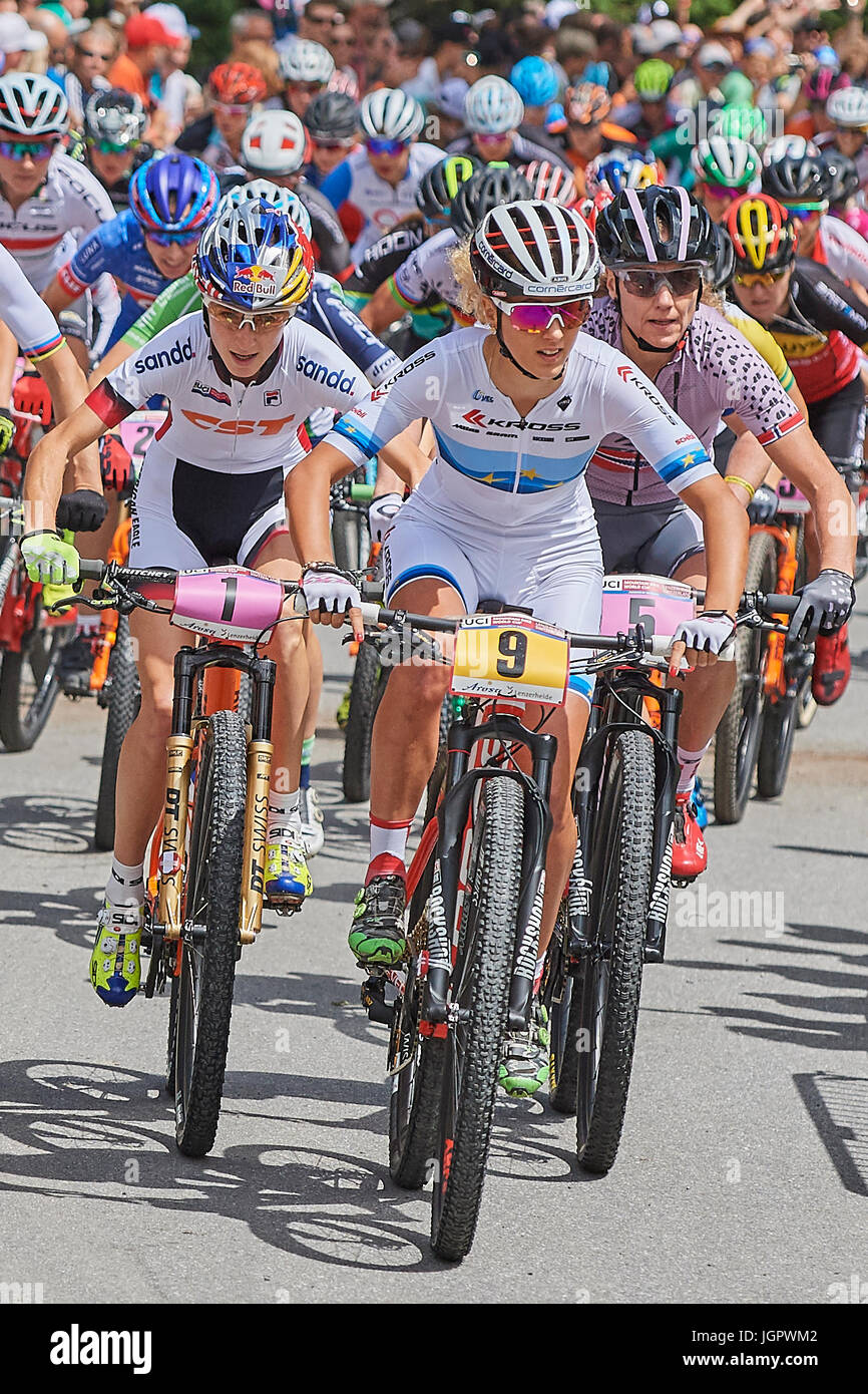 Lenzerheide, Schweiz. 9. Juli 2017. Start der Rennen der Frauen bei der UCI Mountain Bike Cross-Country Olympic Worldcup in Lenzerheide. Bildnachweis: Cronos/Alamy Live-Nachrichten Stockfoto