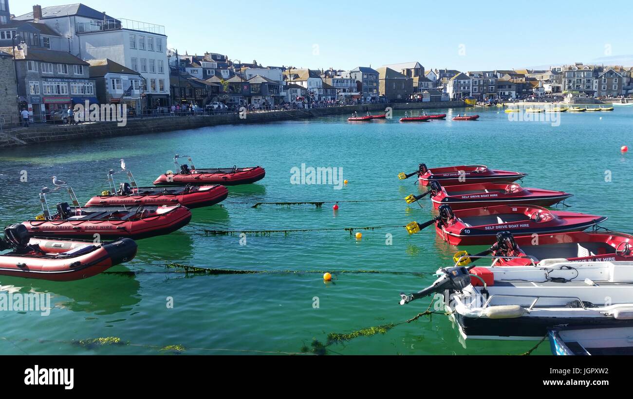 festgemachten Boote in St Ives Hafen Stockfoto