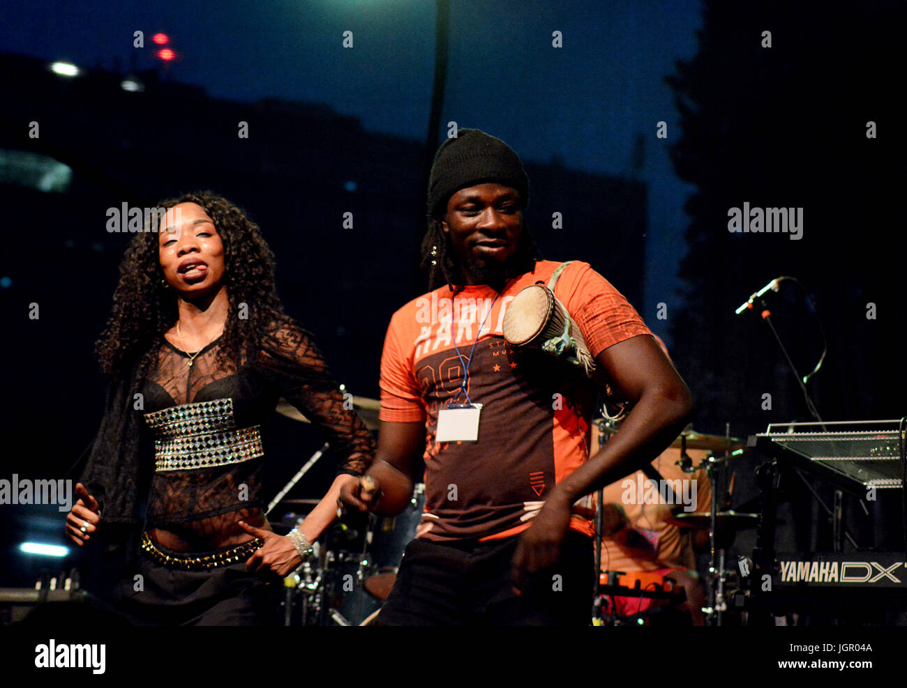 Bukarest, Rumänien. 9. Juli 2017. Ndagga Rhythmus Kraft aus dem Senegal live auf der Bühne in Gradina Uranus. Bildnachweis: Douglas MacKenzie/Alamy Live-Nachrichten Stockfoto