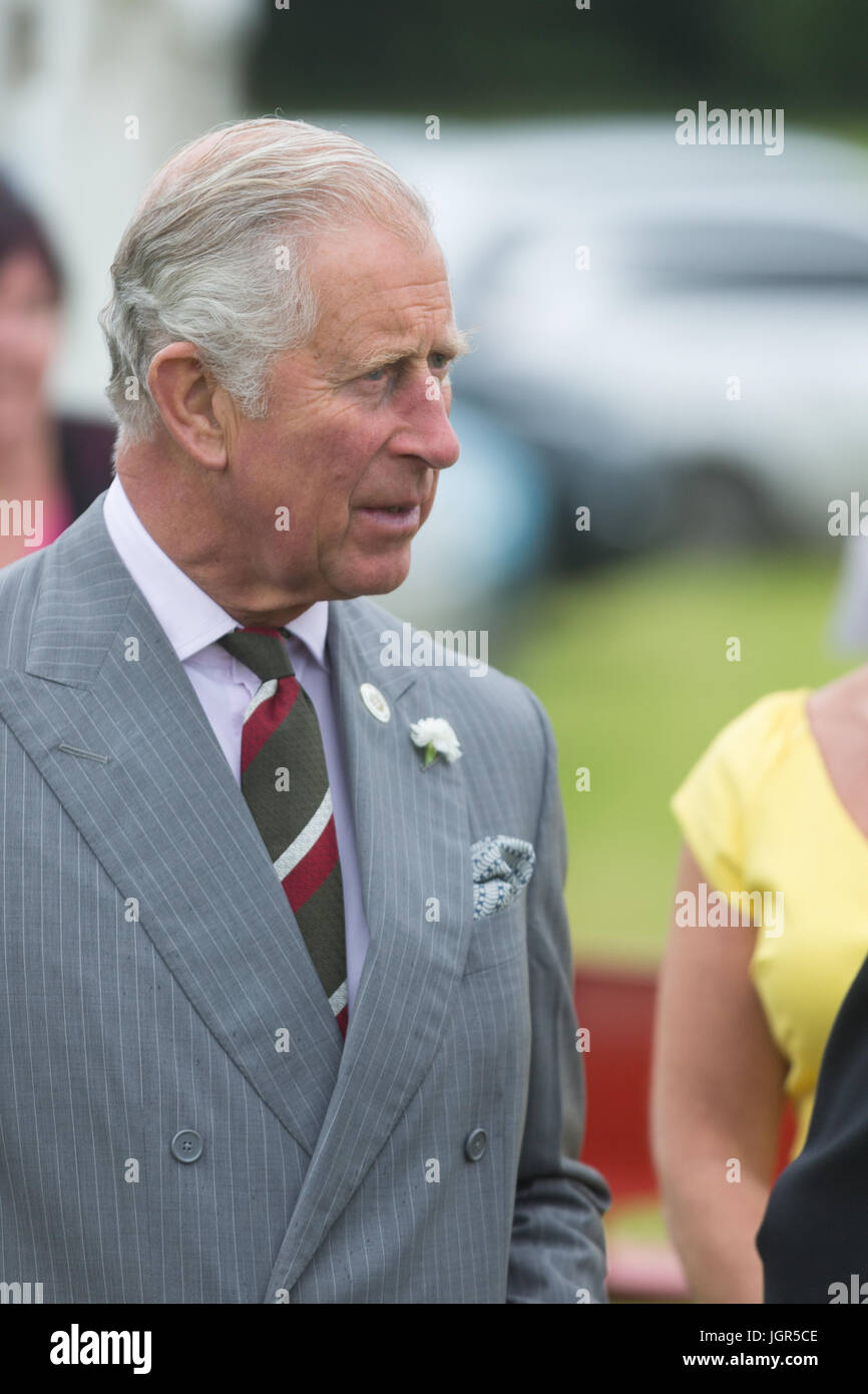 Der Prinz von Wales bei seinem Besuch zu Strata Florida, das Gelände einer ehemaligen Zisterzienserabtei in der Nähe von Pontrhydfendigaid, während er weiterhin seinen Sommer Tour rund um Wales. Credit: Ian Jones/Alamy leben Nachrichten Stockfoto