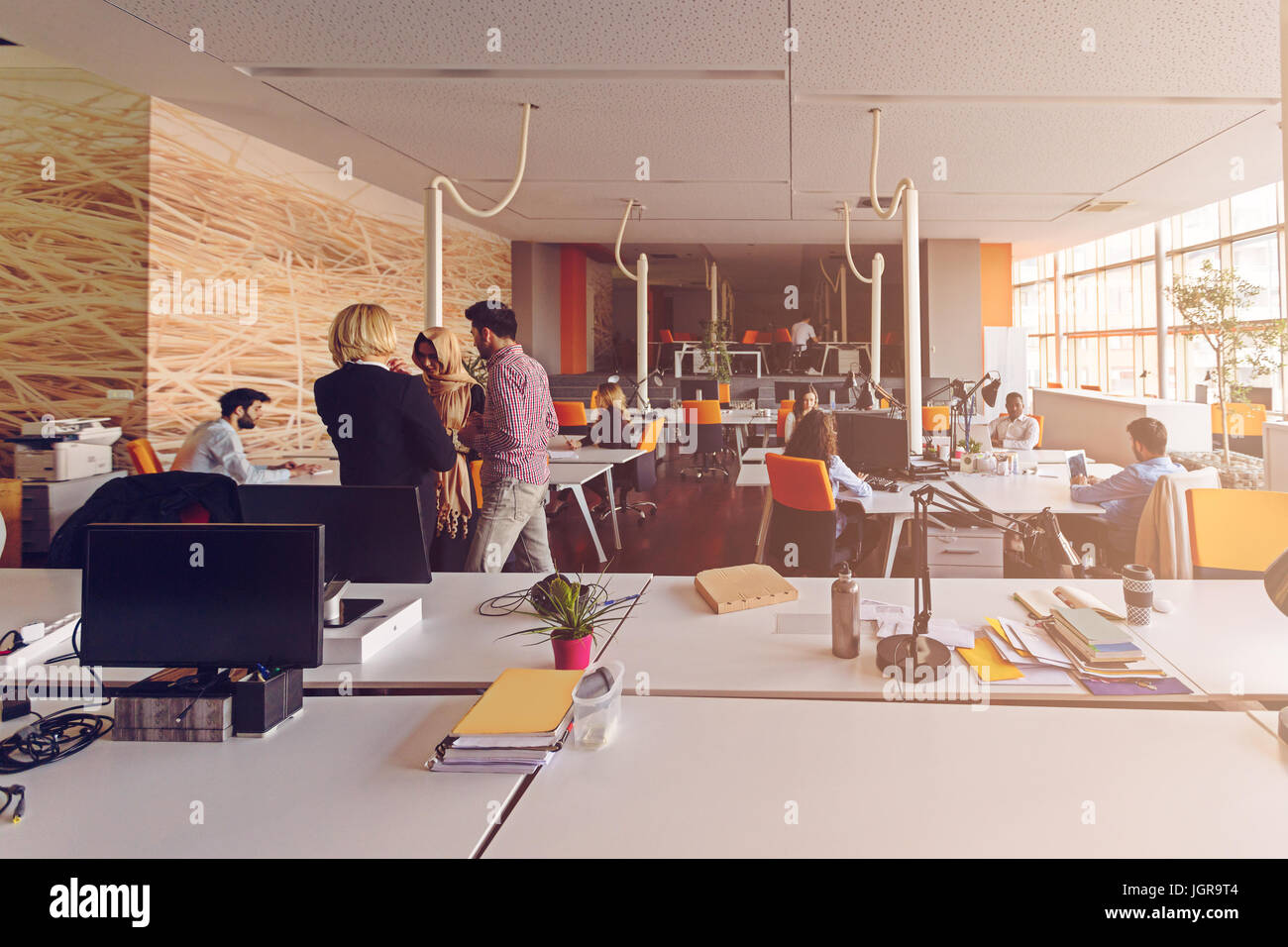 Start-up Unternehmer Gruppe arbeiten Berufsalltag im modernen Büro Stockfoto