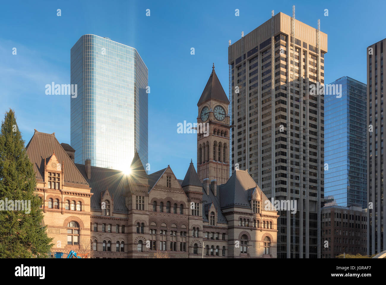 Altes Rathaus von Toronto und blauer Himmel, Kanada Stockfoto