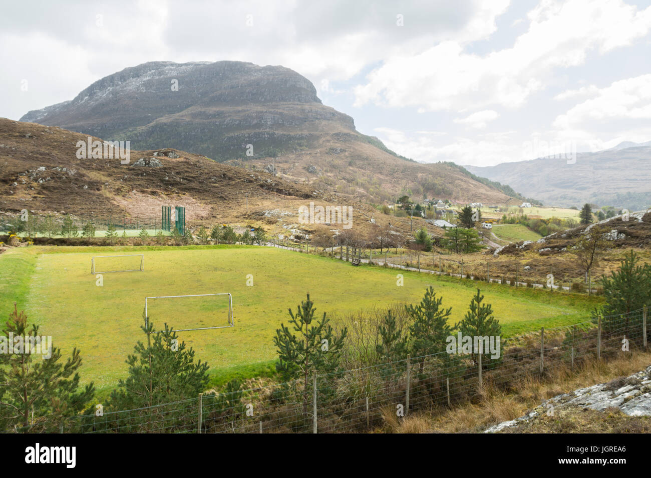 ländliche Sportanlagen in abgelegenen schottischen Dorf von Shieldaig, Schottland, UK Stockfoto