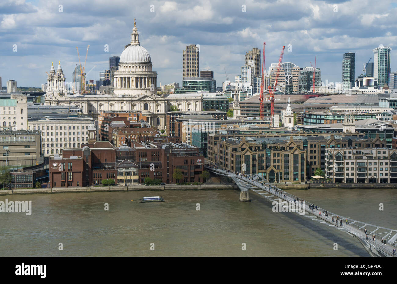 Ein Schuss von der City of London, gesehen vom Tate Museum auf Bankside Stockfoto