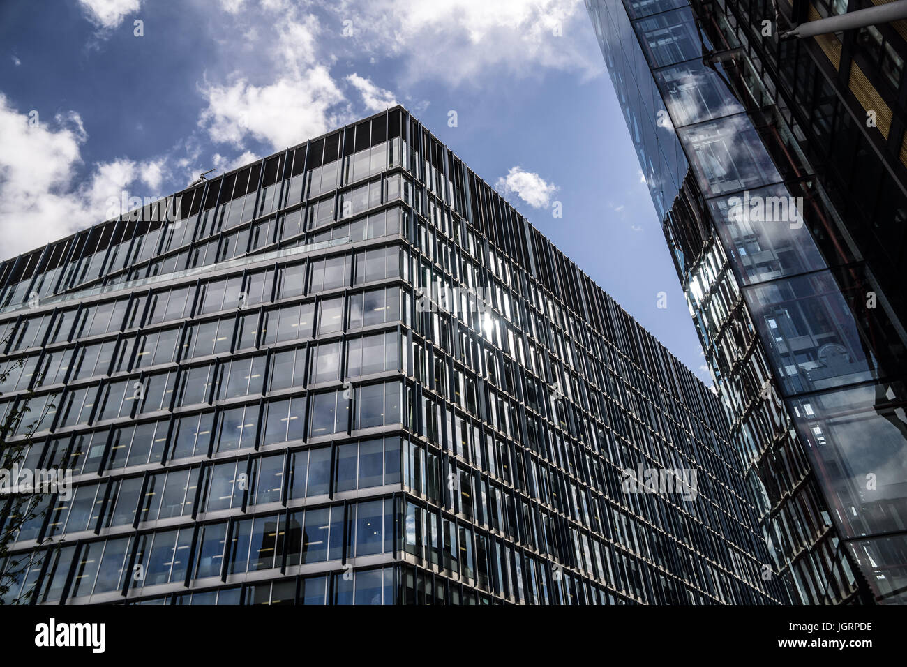 Eine generische Schuss eines Unternehmens Gebäudes in Bankside, London, UK Stockfoto