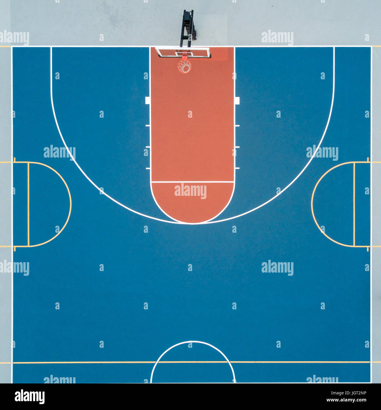 Die Hälfte eines Basketballs Gericht Luftbild Stockfoto
