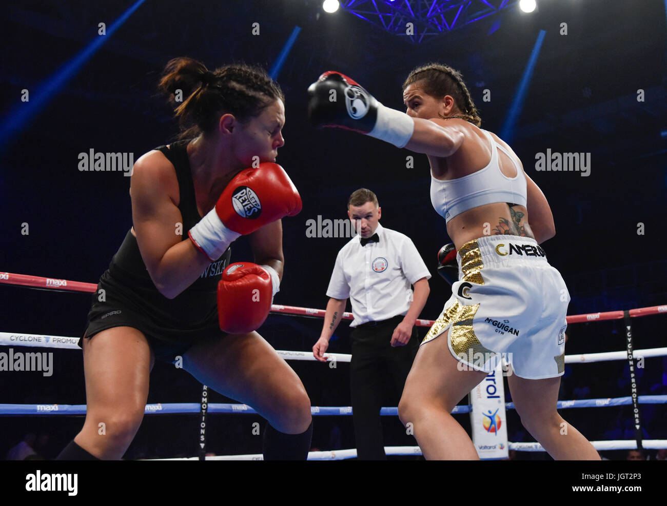 Samstag 8. Juli 2017: Boxen, Braehead Arena, Glasgow, Schottland. 6 x 2 Minuten leicht Contest Chantelle Cameron V Bojan Libiszweska. Cameron besiegt Libiszweska Stockfoto