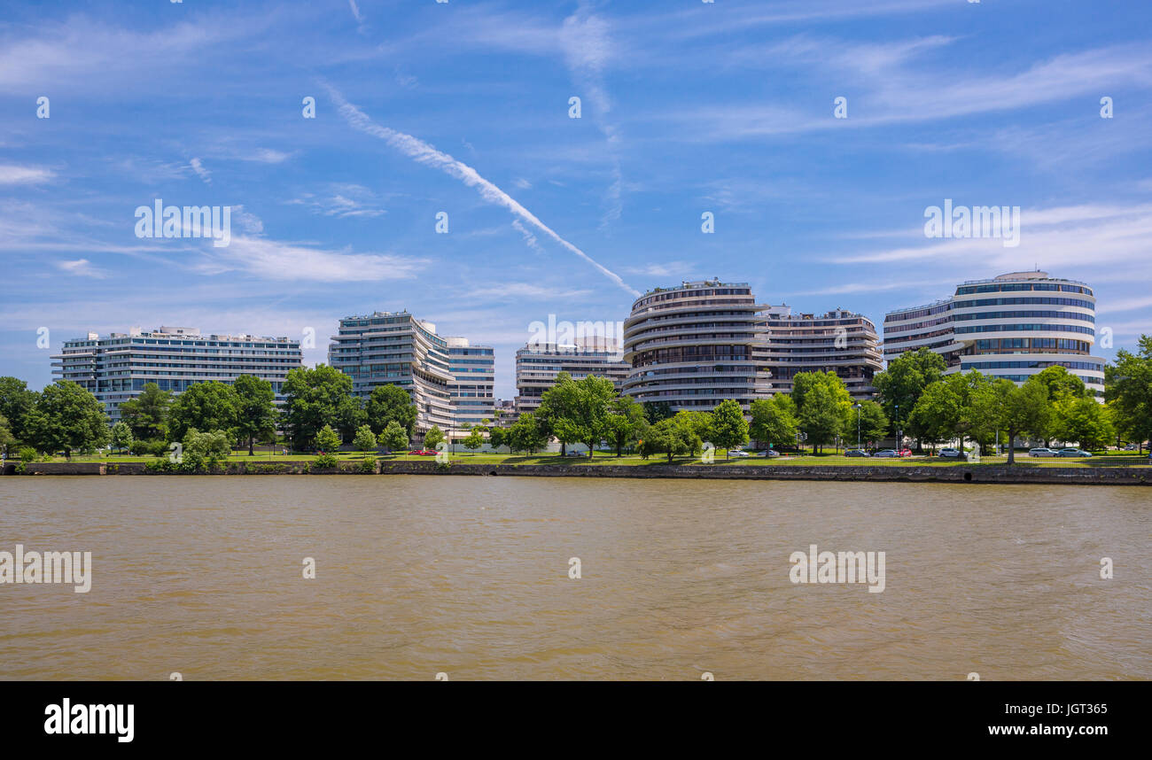 WASHINGTON, DC, USA - Watergate-Komplex auf dem Potomac RIver. Stockfoto