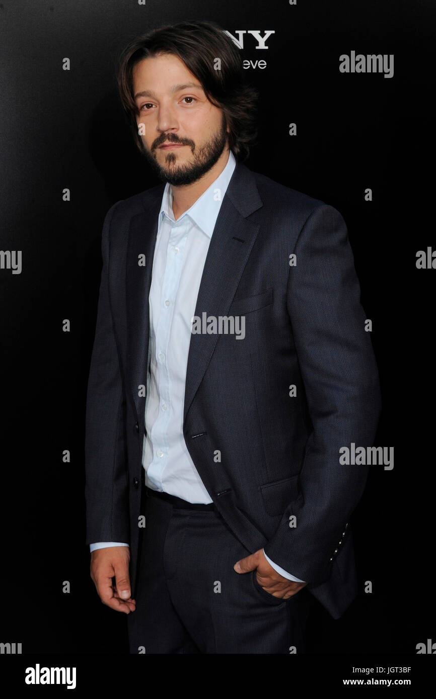 Schauspieler Diego Luna kommt Los Angeles Premiere 'Elysium' Regency Village Theater August 7,2013 Westwood, Kalifornien. Stockfoto