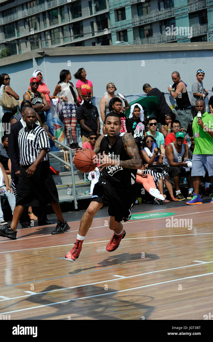 Chris Brown Sprite Celebrity Basketball-Ausstellungsspiel während 2013 WETTE Erfahrung L.A. LIVE Juni 29,2013 Los Angeles, Kalifornien Stockfoto