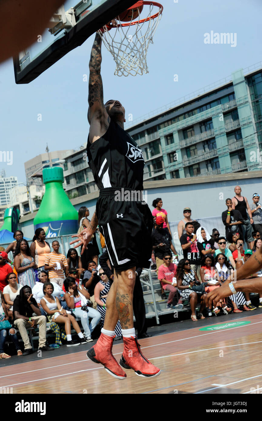 Chris Brown Sprite Celebrity Basketball-Ausstellungsspiel während 2013 WETTE Erfahrung L.A. LIVE Juni 29,2013 Los Angeles, Kalifornien Stockfoto