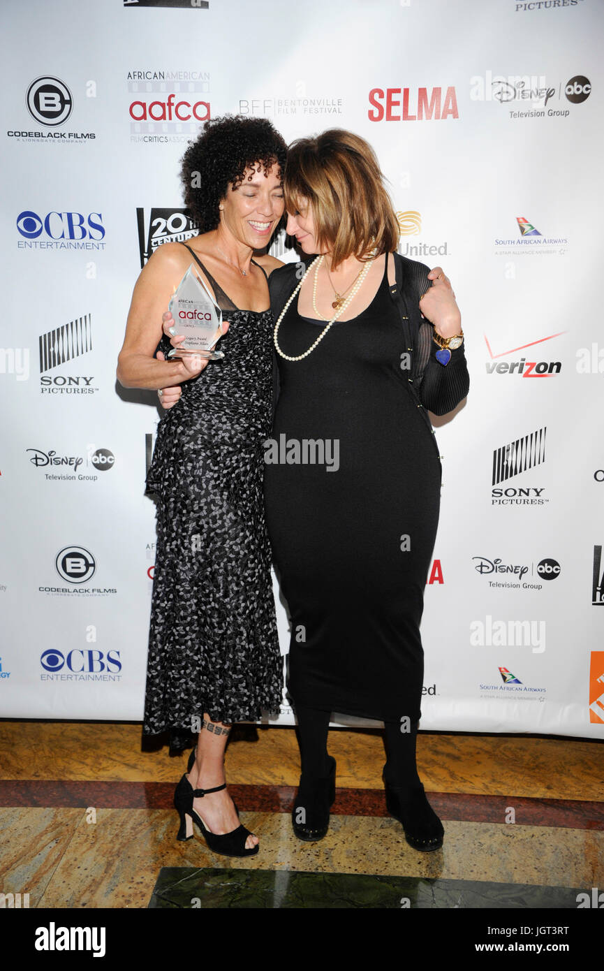 (L-R) Stephanie Allain Amy Pascal nimmt am 6. Jährlichen AAFCA Awards Taglyan Cultural Complex Februar 4,2015 in Hollywood, Kalifornien Teil. Stockfoto