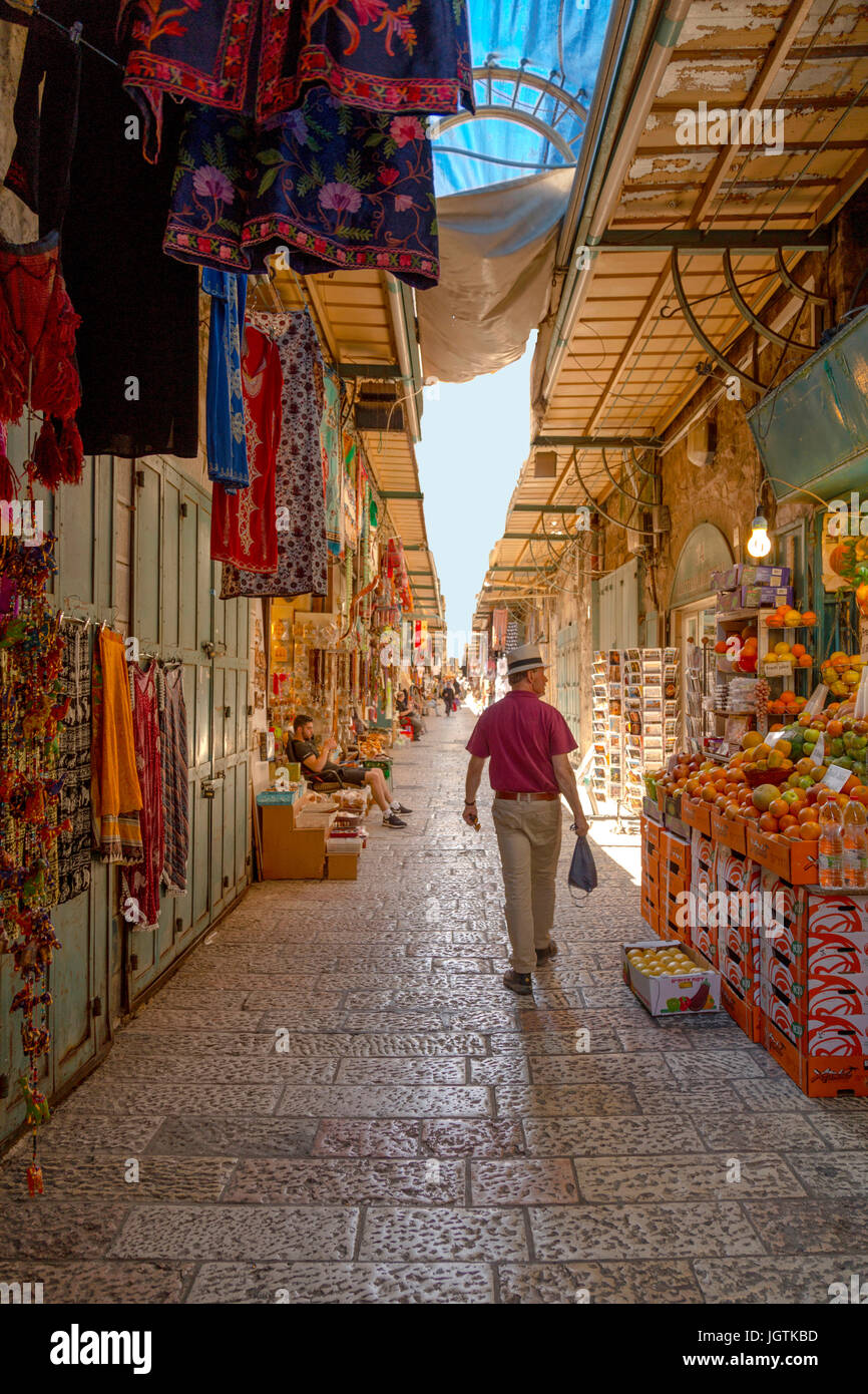 Pulsierende Wirtschaftsleben an der Via Dolorosa, alte Stadt von Jerusalem, Israel. Die Via Dolorosa markiert die letzten Schritte von Jesus in Jerusalem. Stockfoto