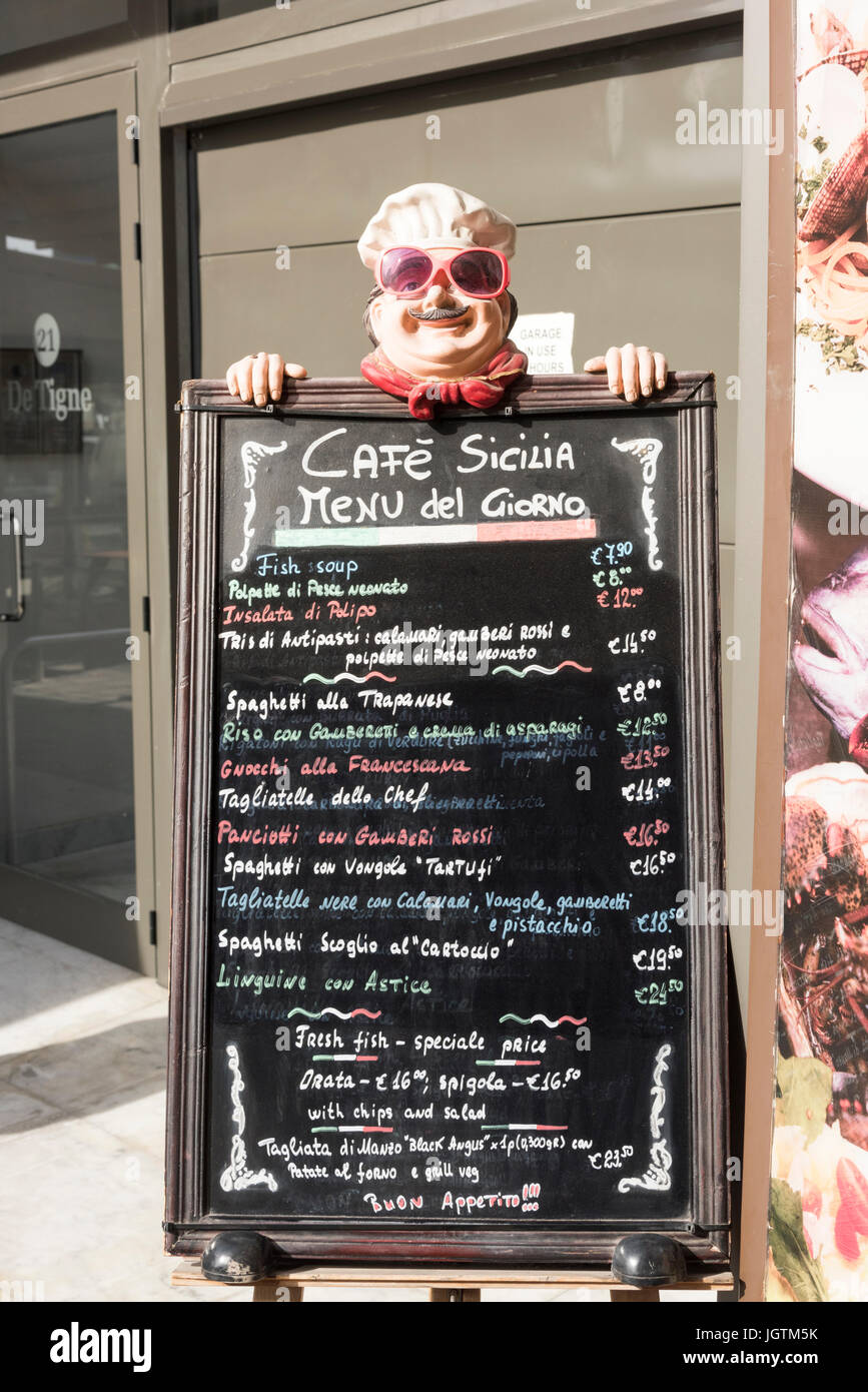 Das Menü-Symbol am Cafe Sicilia Restaurant Sliema-Malta Stockfoto